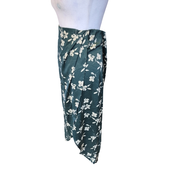 Urban Outfitters Asymmetrical Green Floral Skirt - Picture 3 of 7